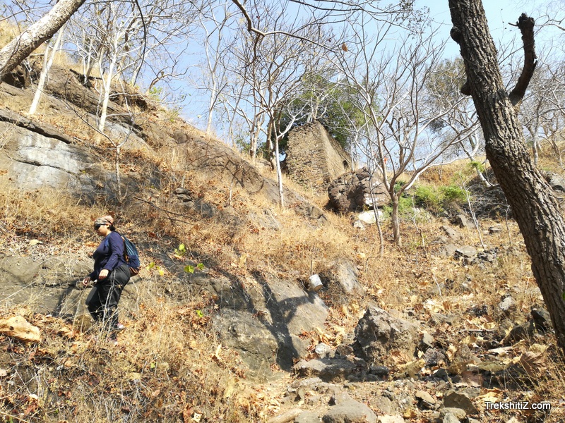 Chaugaon Fort, Way to Water tank before entrance gate